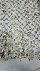 Tule tela bordado com pedrarias,dourado e amarelo 130 cm composição 100% Poliamida.