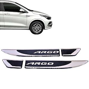 Par De Aplique Lateral Fiat Argo Emblema Resinado