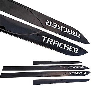 Jogo friso Tracker Preto Ouro Negro nome cromado alto relevo
