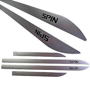 Friso Lateral GM Novo Spin Prata Shark nome em adesivo