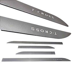 Friso lateral T-Cross Cinza Platinum nome em alto relevo