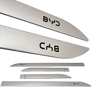 Friso Lateral BYD Song Plus Cinza Time Grey Logo Black Piano