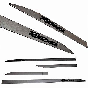 Friso Fastback Cinza Silverstone nome em relevo Black Piano