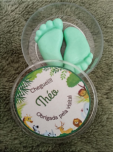 kit 30 pares de pezinhos de sabonetes perfumados na latinha. Chá de bebê, fralda ou revelação.