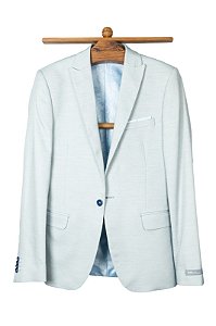 Terno 1 botão 2 aberturas com peak lapel, calça com ajuste, Super Slim Fit - Cor: Azul Céu