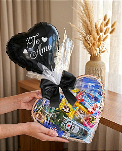 Cesta coração chocolate com balão personalizado