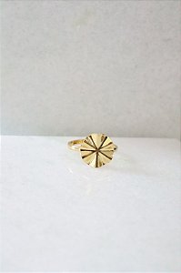 Anel redondo martelado • folheado a ouro