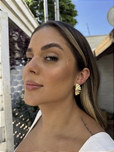 Brinco leque • folheado a ouro