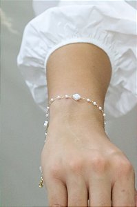 Pulseira pérola trevo branco • folheado a ouro