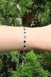 Pulseira trevinho preto • folheado a prata