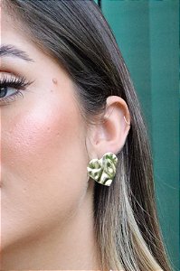 Brinco coração martelado • folheado a ouro