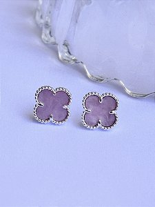 Brinco trevo rosa • folheado a prata