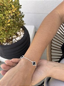 Pulseira trevo chaton preto • folheado a prata