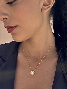 Colar flor grande • folheado a ouro