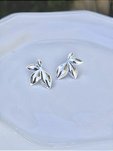 Brinco florais • folheado a prata