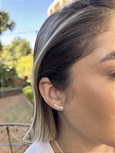 Earcuff 3 flores • folheado a prata
