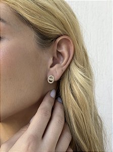 Brinco inspiração Chanel • folheado a ouro