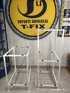 "Rack Triplo para Condensadoras Ar Split (Preto): A Solução Ideal para Instalações de Múltiplas de Condensadoras em varada de apartamento, organizando o espaço"