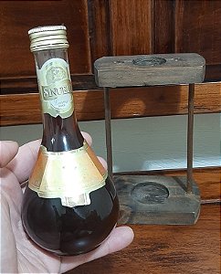 Garrafa Vinho Rosado Sinuelo 200ml + Suporte em Madeira Altura 18cm
