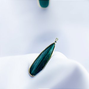 Aplique em ouro amarelo com malaquita e diamante