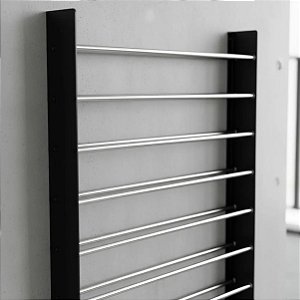 Adega de parede para 18 garrafas de vinho