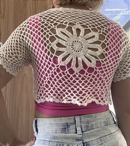 Bolero flor crochê
