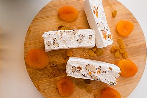 Cremona Frutas amarelas com Amêndoas