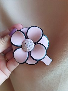 Prendedor Flor Rosa Borda Preta