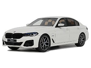 BMW 545e X Drive Saloon M Sport 2023 1:18 GT Spirit Branco