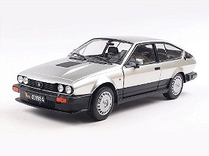 Alfa Romeo GTV6 1984 1:18 Solido Prata