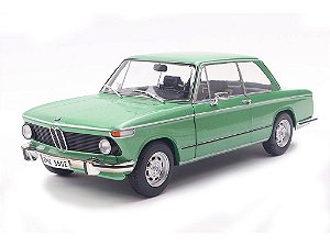 BMW 1602 1971 1:18 Solido Verde