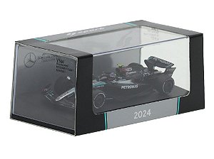 Fórmula 1 Mercedes AMG Petronas F1 Team W15 GP Bahrain Lewis Hamilton 2024 1:64 Spark