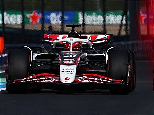 Fórmula 1 MoneyGram Haas F1 Team VF-25 Esteban Ocon 5th GP China 2025 1:64 Spark