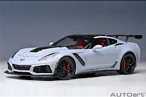 Chevrolet Corvette C7 ZR1 1:18 Autoart Cinza