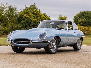 *** PRÉ-ORDER *** Jaguar E Type 1961 1:12 GT Spirit Azul