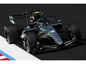 *** PRÉ-ORDER *** Fórmula 1 Mercedes AMG PETRONAS F1 Team W17 Kimi Antonelli GP Japão 2026 1:64 Spark