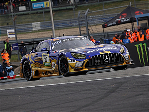 *** PRÉ-ORDER *** Mercedes AMG GT3 Team RAVENOL Winner 24Hs Nürburgring 2026 1:64 Spark QTD3