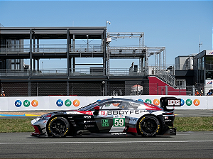 *** PRÉ-ORDER *** Aston Martin Vantage AMR LMGT3 SPIRIT OF LEMAN 24Hs Le Mans 2026 1:64 Spark QTD3