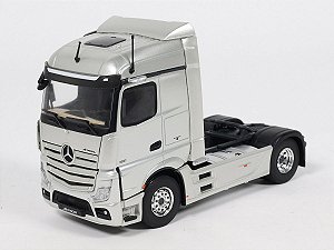 *** PRÉ-ORDER *** Mercedes-Benz Actros L 2024 1:43 Solido Prata