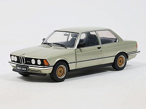 *** PRÉ-ORDER *** BMW 323i 1980 1:18 Solido