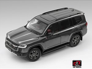 *** PRÉ-ORDER *** Toyota Land Cruiser 300 GR Sport 1:18 LCD Models Cinza