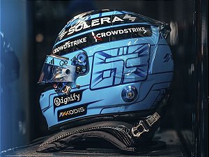 Capacete Mercedes AMG Petronas F1 Team George Russell GP British 2026 1:5 Spark