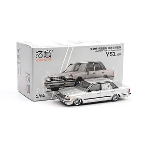 *** PRÉ-VENDA *** Toyota Crown Lowrider 1:64 XCARTOYS Prata PV13007
