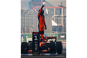 *** PRÉ-ORDER *** Fórmula 1 McLaren MCL40 Mastercard F1 Team Winner Dutch GP 2026 C/ Figura 1:18 Spark