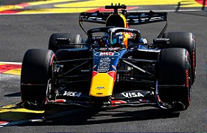 *** PRÉ-ORDER *** Fórmula 1 Red Bull RB22 Oracle Racing Team 2nd Madrid GP 2026 1:64 Spark QTD3