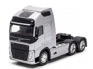 Volvo FH (6X4) 1:32 Welly Prata