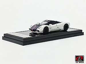 *** PRÉ-VENDA *** Pagani Utopia Coupe 1:64 LCD Models Branco Carbon PV13007
