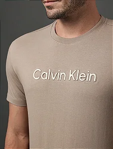 Camiseta Masculina Embossed Color Calvin Klein Caqui Medio