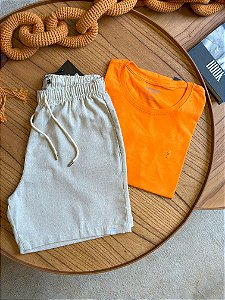 Kit Shorts Linho Bege + Camiseta Cotton Pima Laranja Bruder