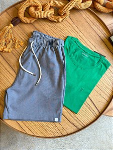 Kit Shorts Linho Chumbo + Camiseta Cotton Pima Verde Bruder